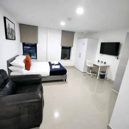 Luxurious 3 Bed Ensuites & Kitchenettes Nr Lgi Hospital & Uni - Free 5G Wifi & Netflix Short Stays - Contractors Free Parking Leeds  Exterior photo