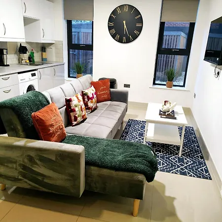 Luxurious 3 Bed Ensuites & Kitchenettes Nr Lgi Hospital & Uni - Free 5G Wifi & Netflix Short Stays - Contractors Free Parking Leeds  Exterior photo