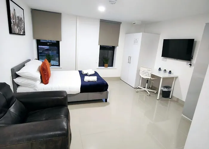Luxurious 3 Bed Ensuites & Kitchenettes Nr Lgi Hospital & Uni - Free 5G Wifi & Netflix Short Stays - Contractors Free Parking